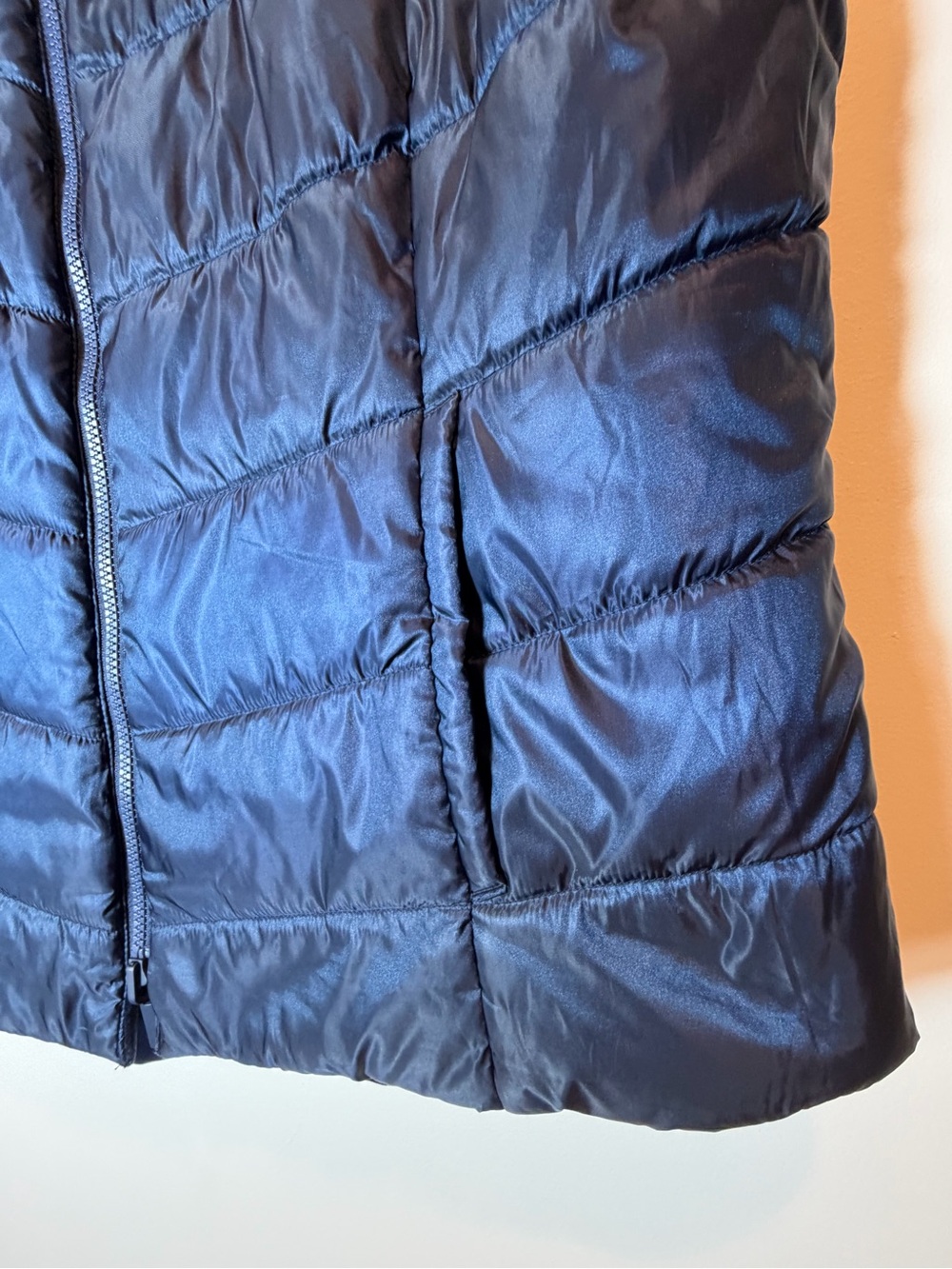 Chico’s Zenergy Navy Blue Velour Reversible Quilted Puffer Vest - Size 3 (XL) - Picture 5 of 10